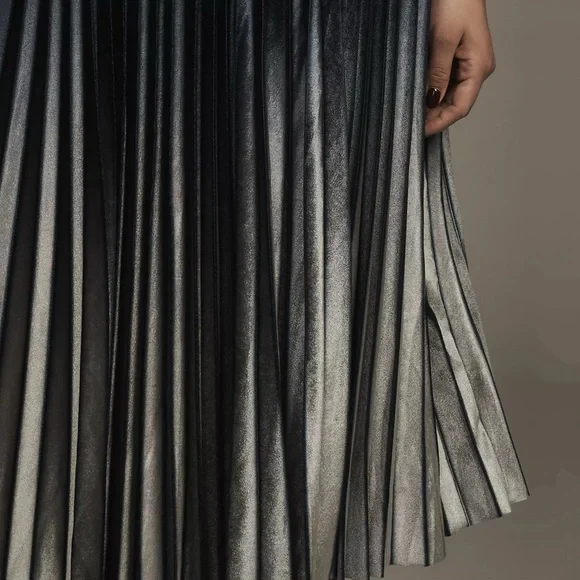 NWT Anthropologie Pleated Velvet Midi Dress Navy Size 1X - Picture 5 of 6